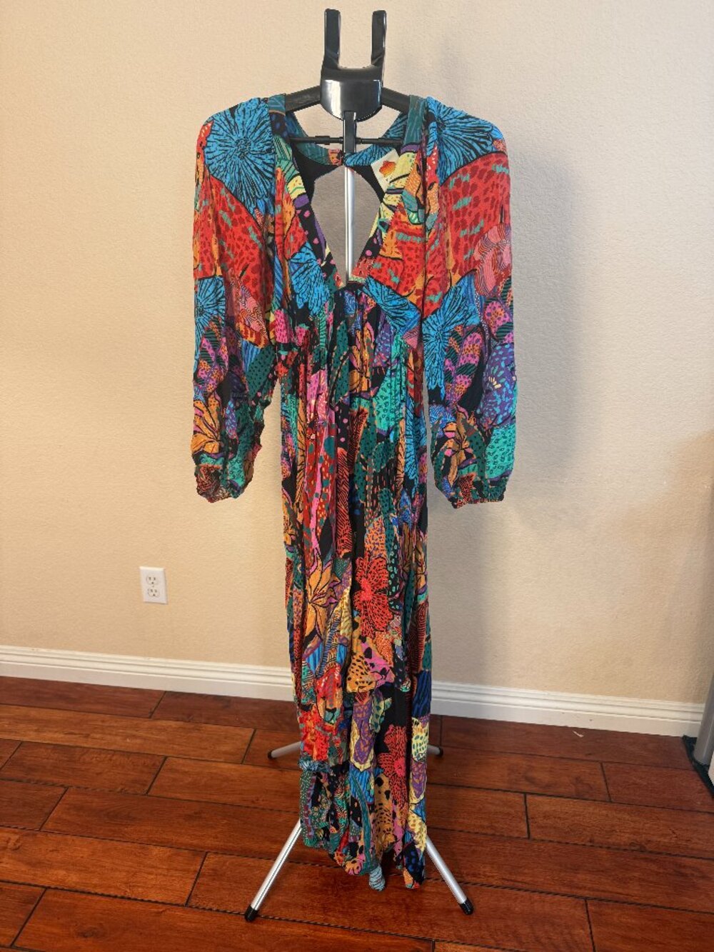 FARM Rio Cool Leopards V-Neck Ruffle Maxi Dress, Size S - Picture 1 of 6